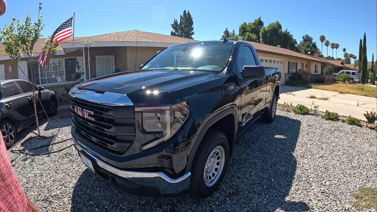 2025 GMC Single Cab Short Bed 