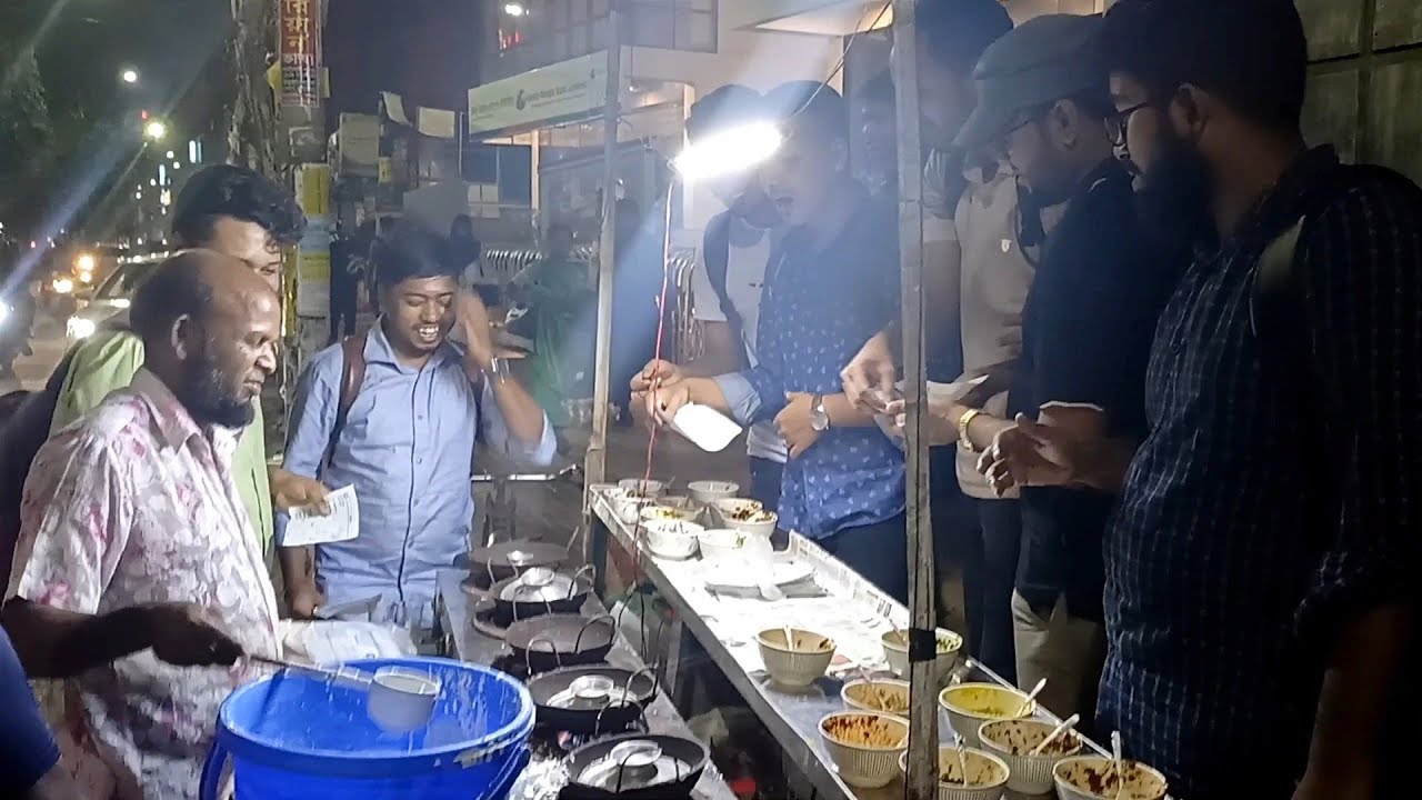 Sells Man Extreme Tasty Chitoi Pitha With 20 Item Different Virtha, Extreme chocking Skills