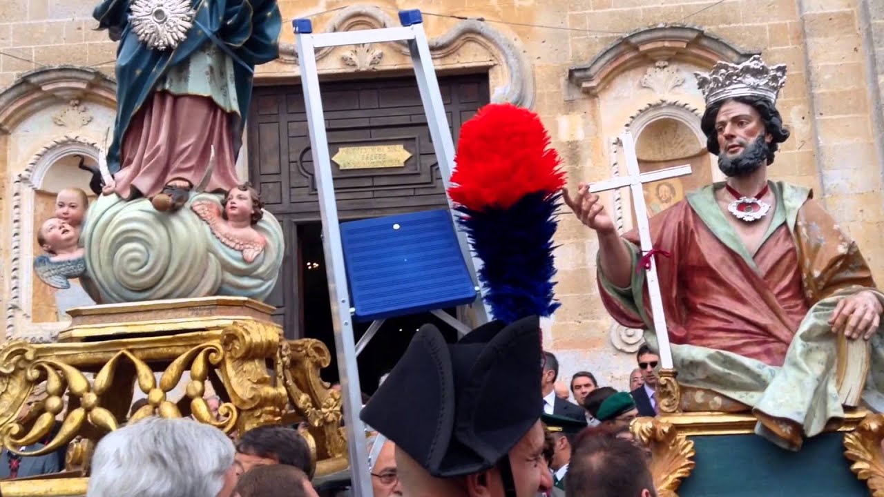 Inizio tradizionale processione SS. Filippo e Giacomo 2014 - Diso (LE)