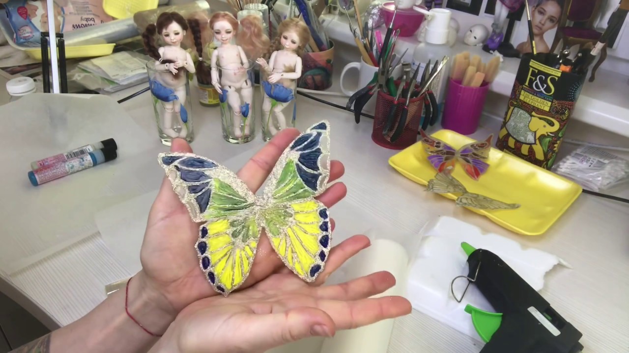 Бабочки из горячего клея