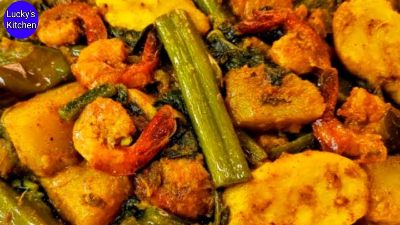 Pui Saag Prawn Curry | Chingri Mach Diye Pui Saag Charchori | Malabar Spinach Prawn Curry |