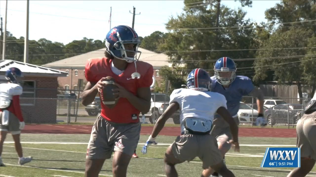 Introducing our WXXV Student Athlete of the Week, Pass Christian Football's Paris Trivillion!