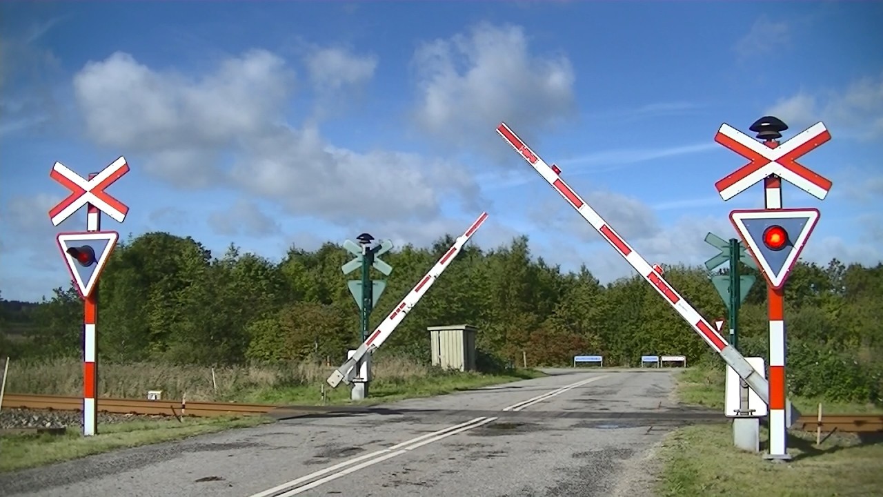 Spoorwegovergang Herning (DK) // Railroad crossing // Jernbaneoverskæring