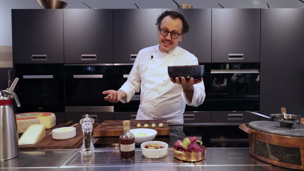 Bresaola con grano saraceno e Valtellina Casera, radicchio all'aceto di Nebbiolo e miele