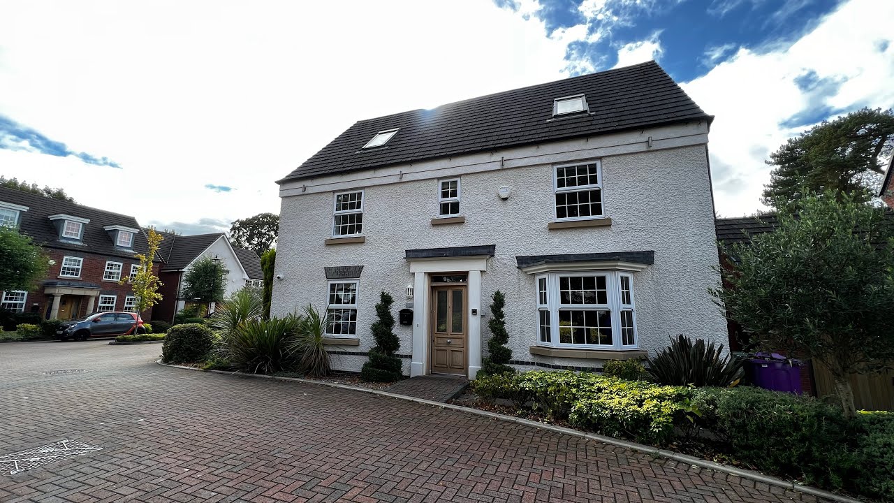 FOR SALE Great Hall Grove, Penn, Wolverhampton, WV4 5AD. GATED ROAD.