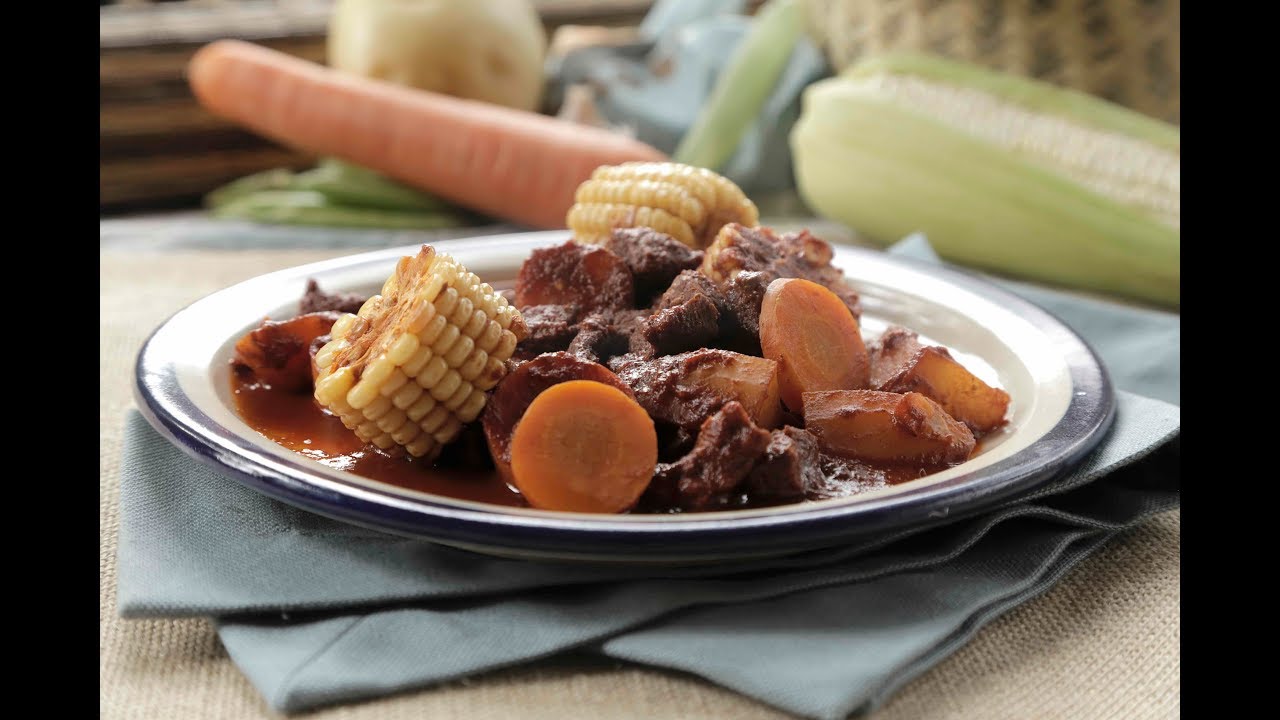 Cacerola de carne de res al chile ancho