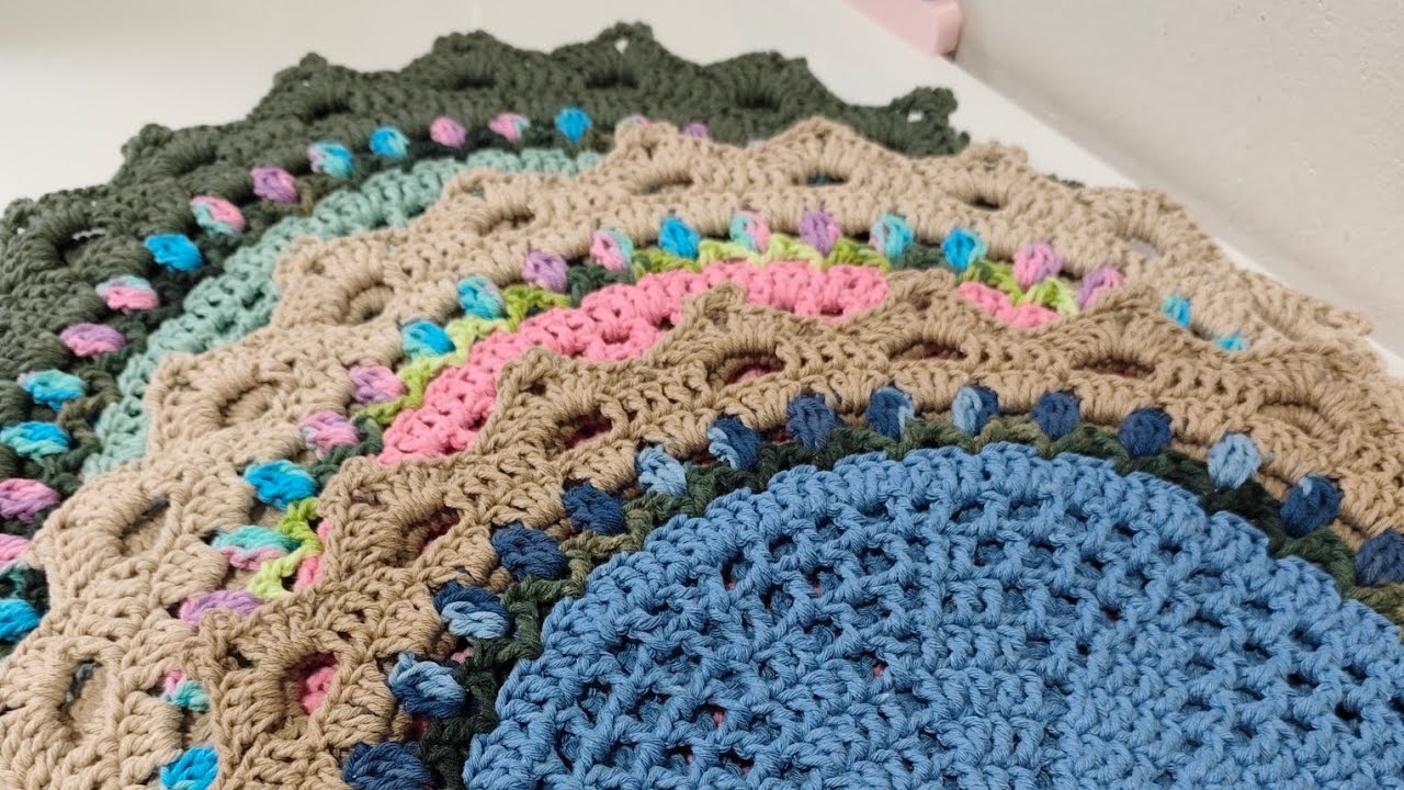 Tapete Darla , bico modificado ...venham ver essas lindas cores ✅🧶✅✅