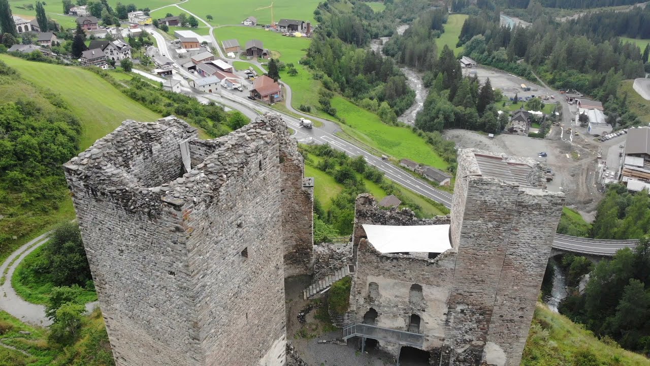 Ramosch - Burgruine Tschan&uuml;ff - Vogelperspektive