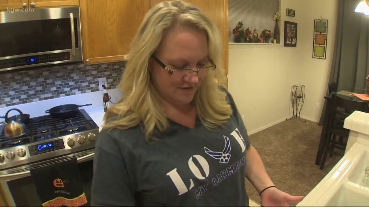 Beaverton Air Force mom's awesome reaction to her son's surprise homecoming