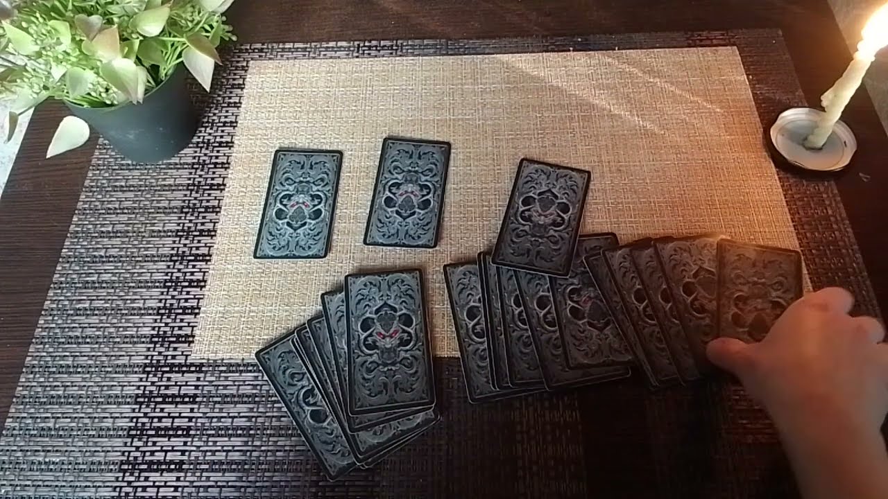 Что в доме у врага? Чем живет?