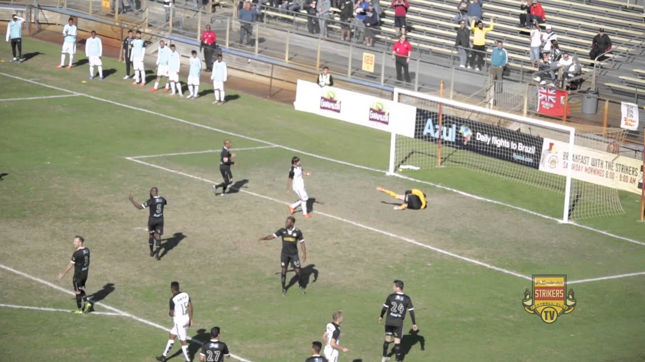 Bruno Cardoso saves