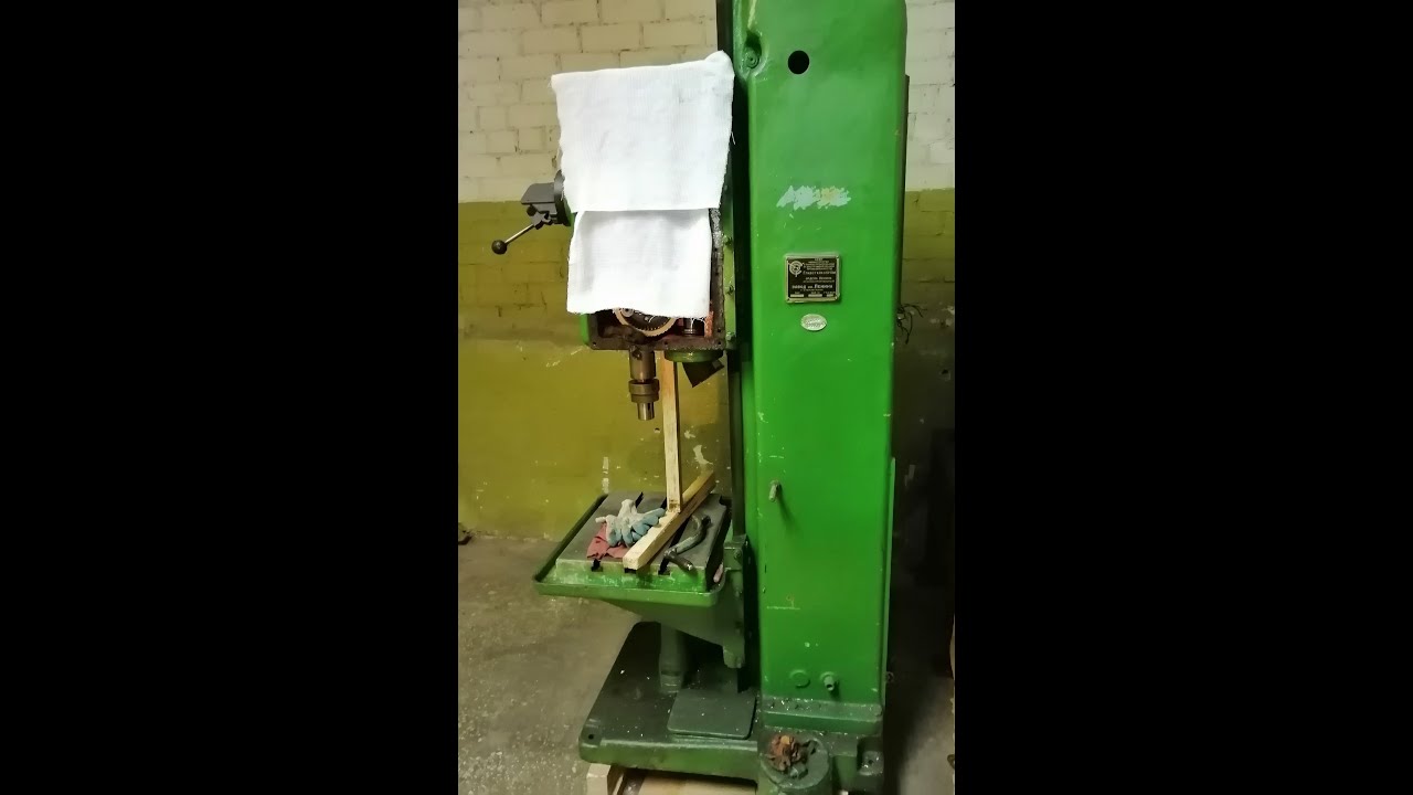Сверлильный станок 2Н125. Коробка скоростей (пружинки и шарики).Часть 3 /Drilling machine.USSR 1970.