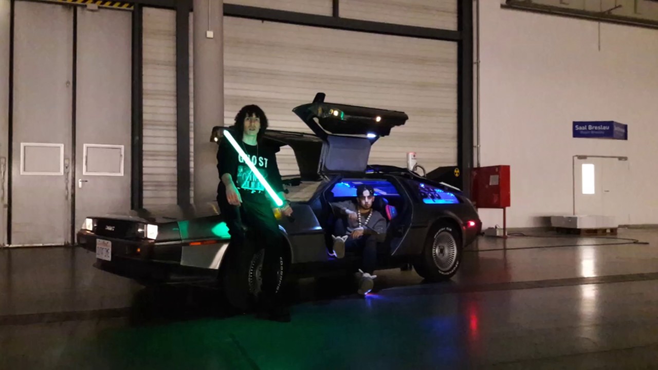 jay und arya delorean fotoshooting & videodreh, zeitmaschine mieten berlin, köln, münchen bundesweit
