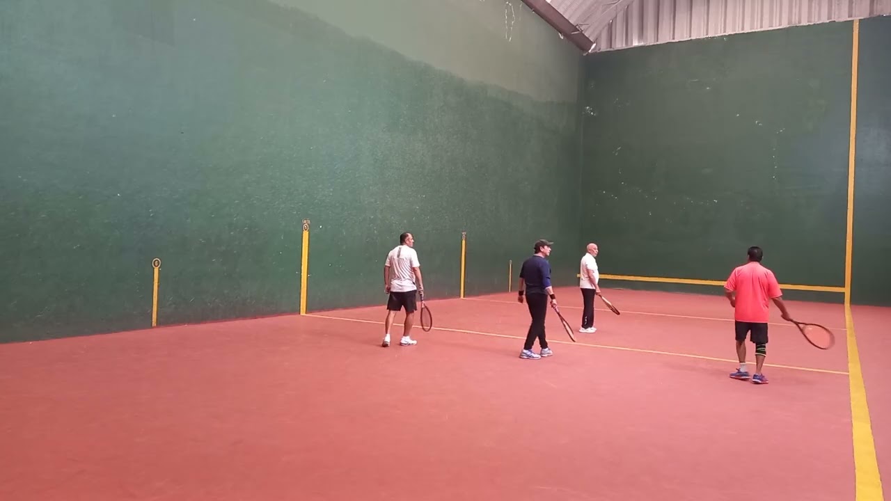 Soto y mariachi  vs  Victor y Octavio 