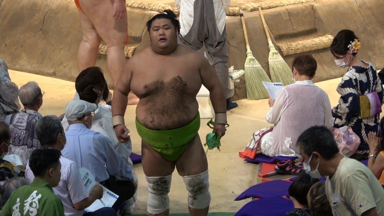 July's most thrilling sumo comeback?