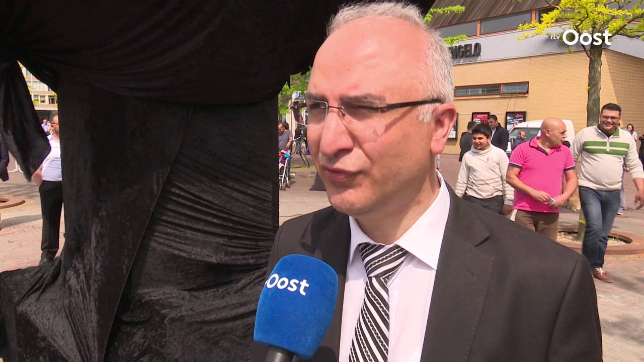 Turkse drinkfontein onthuld in Hengelo