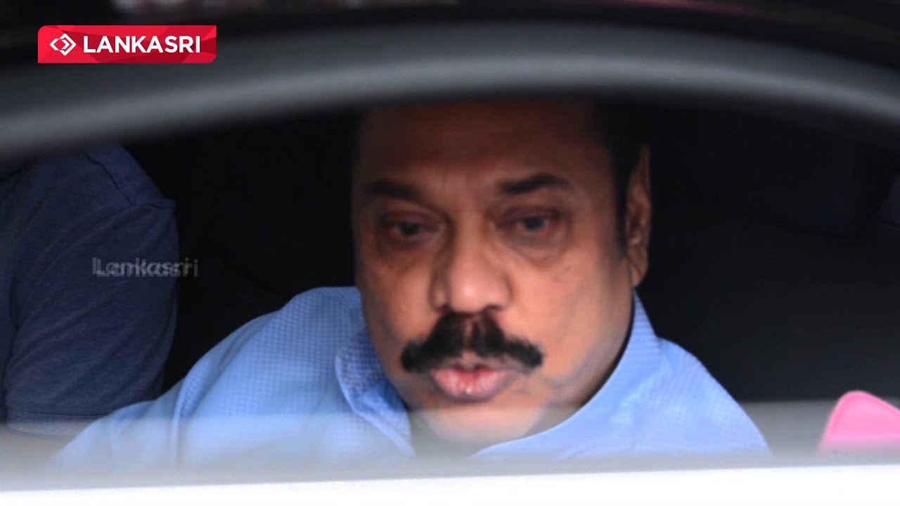 Mahinda Visits to Welikada Prison