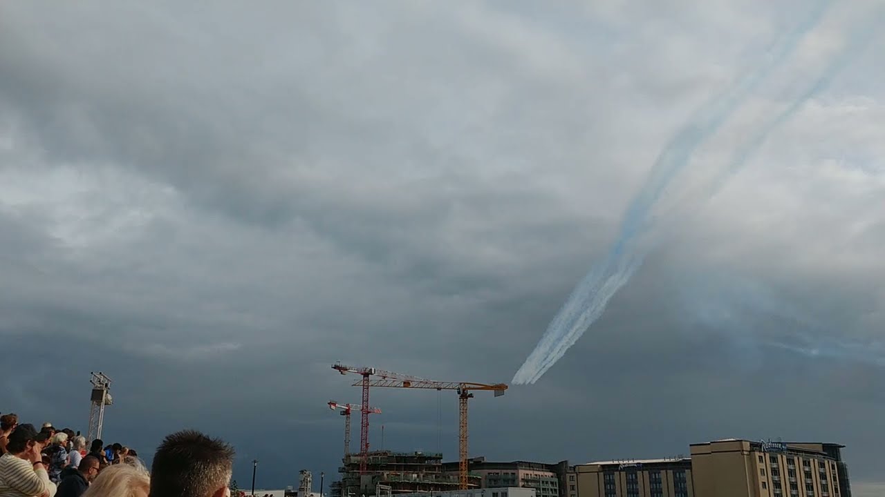 video red arrows