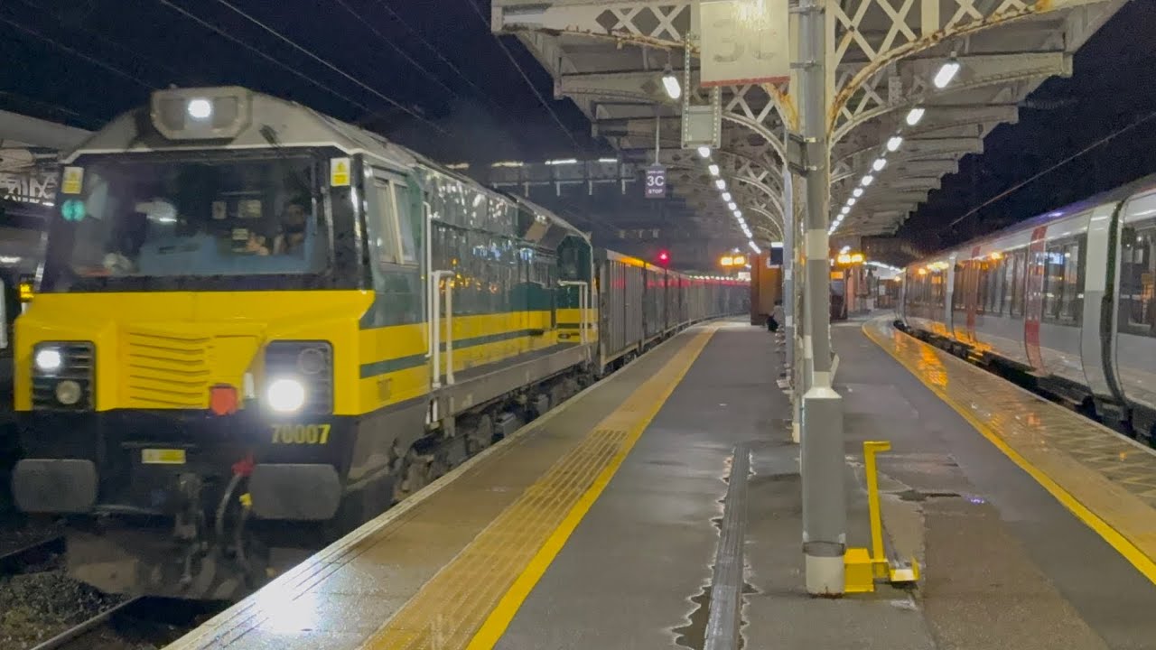 Freightliner 70007 powers through Ipswich working 6M01 27/2/26