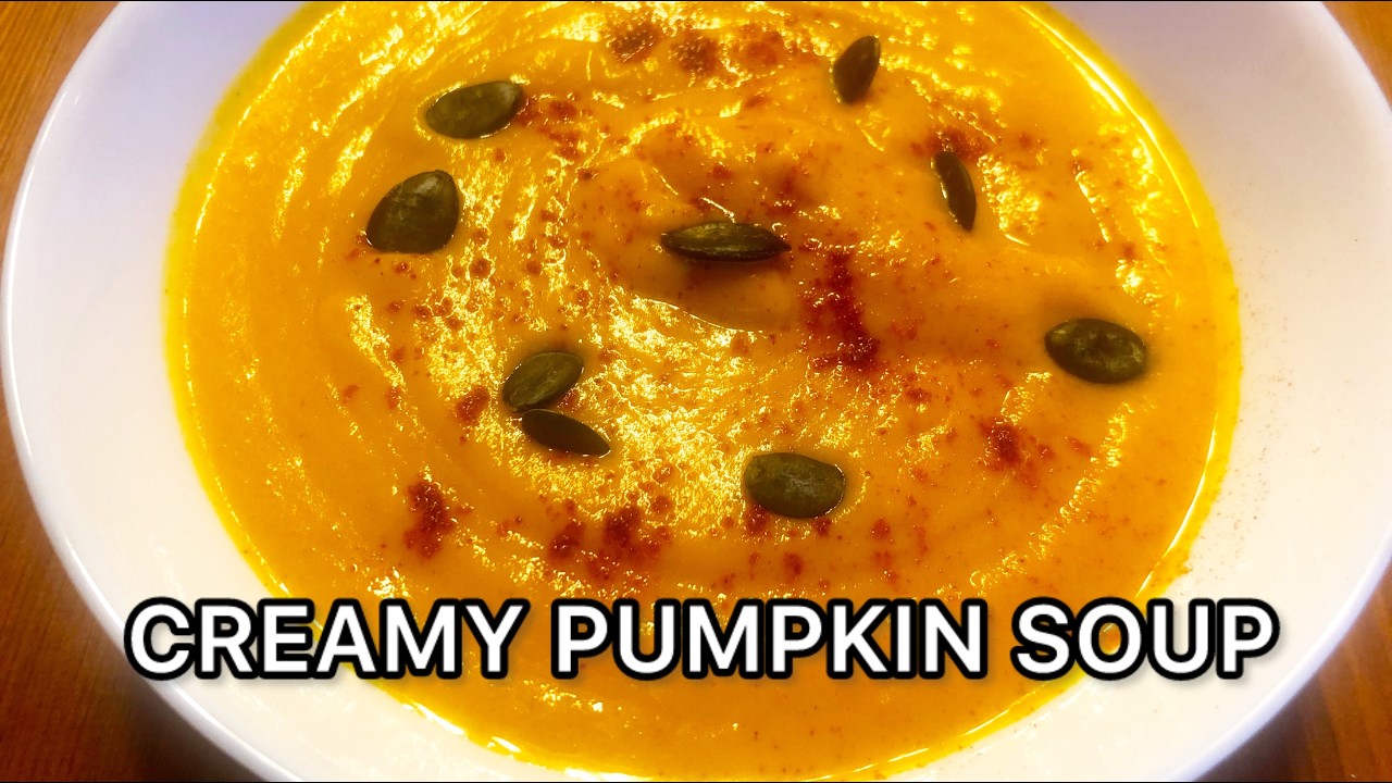 Best Creamy Pumpkin Soup / #recipe #lellaskitchen