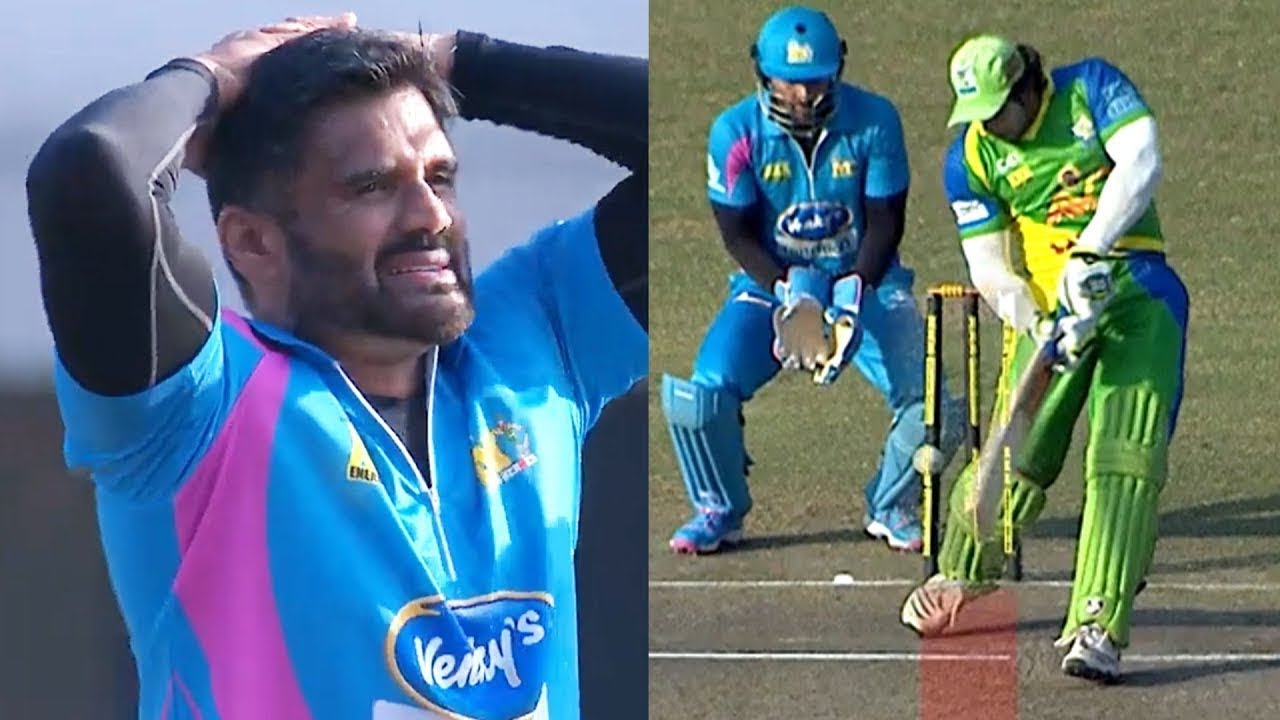 Suniel Shetty Suprised Kerala Strikers Batsman Rajeev Pillai With A Stunning Delivery