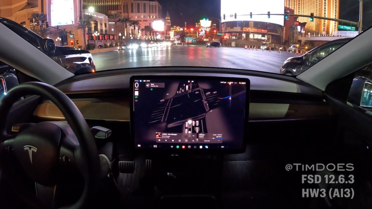 FSD 12.6.3 - First Impressions - Las Vegas Strip - Handles Construction and Traffic Controllers