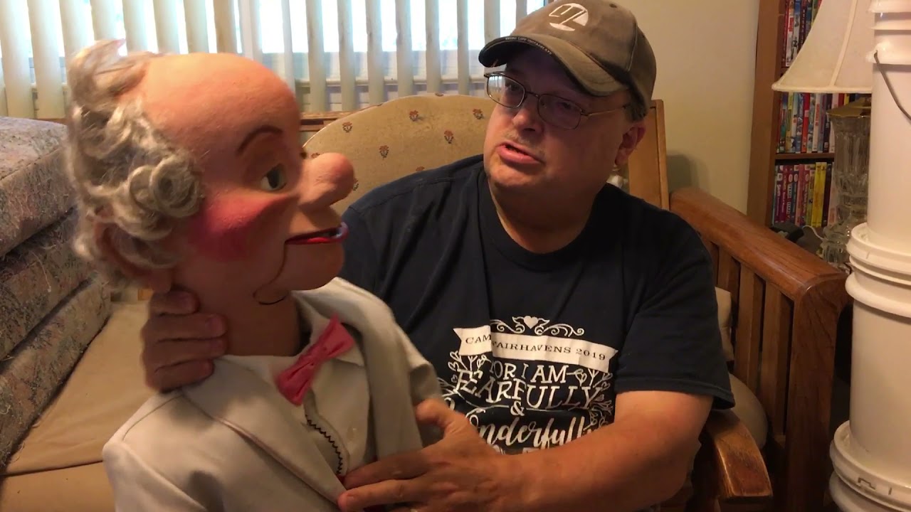 Unboxing a Professional Ventriloquist Figure/Dummy made by Robert Scott