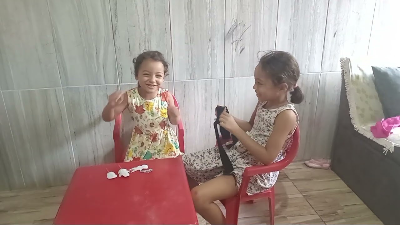 Brincando de imitar as emo&ccedil;&otilde;es!