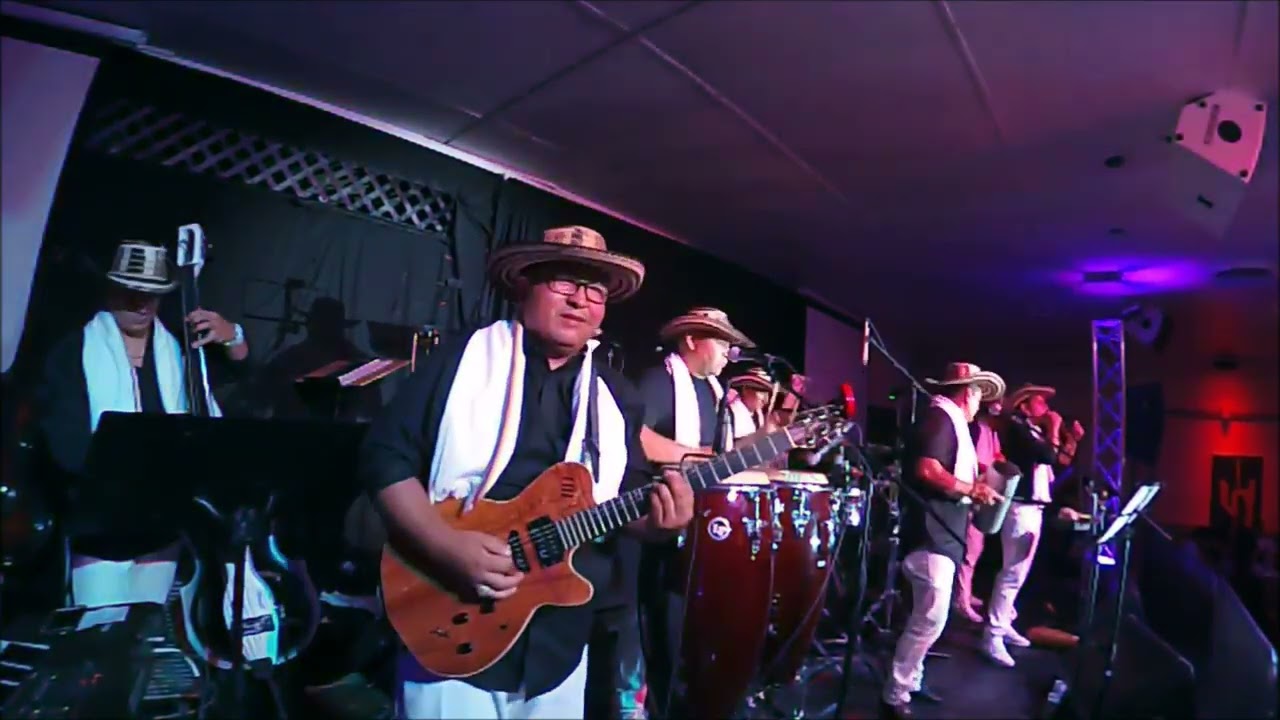 UNA CUMBIA EN TORONTO