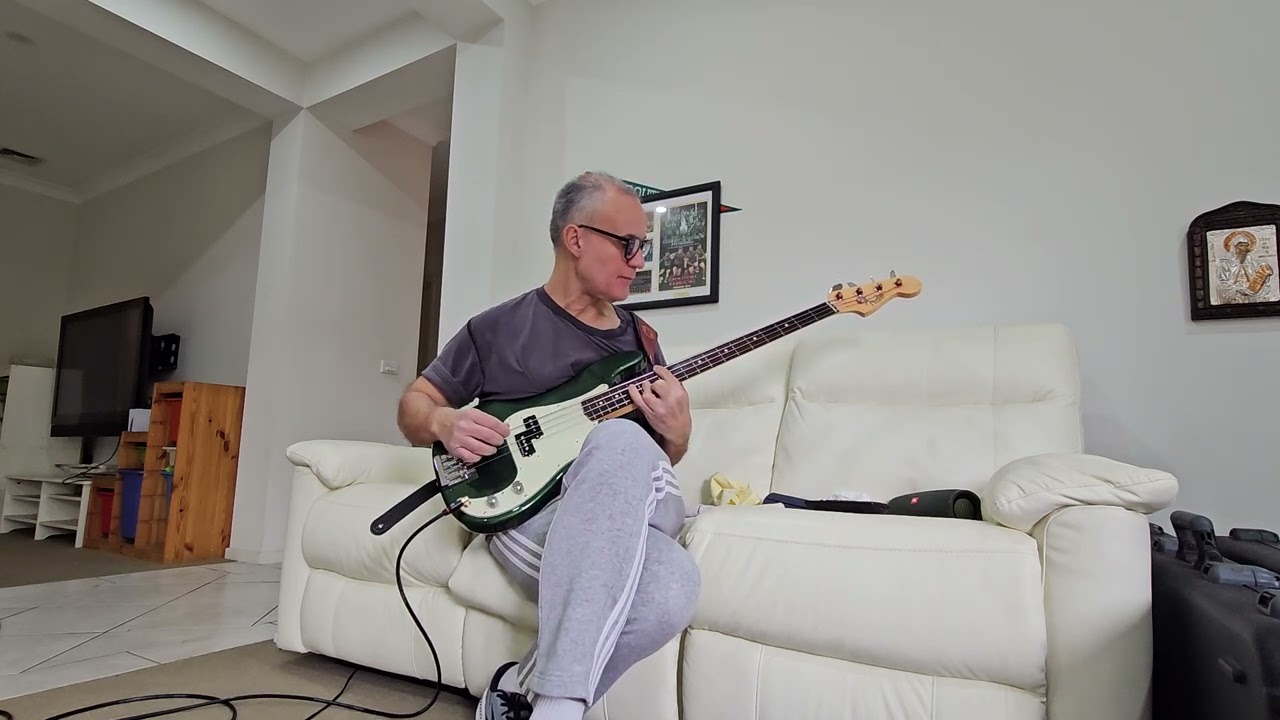 Queen 👑 & David Bowie 👨‍🎤 - Under Pressure (Bass)