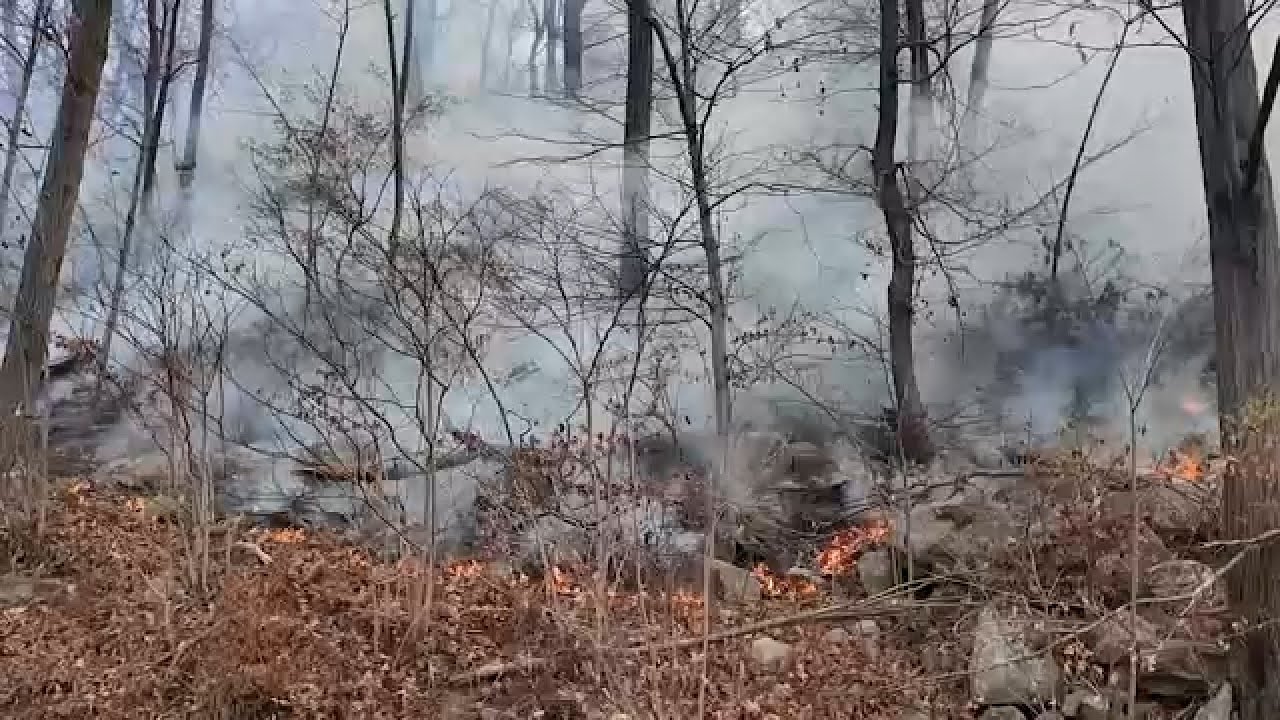 Crews work to contain Jennings Creek Wildfire with controlled burns