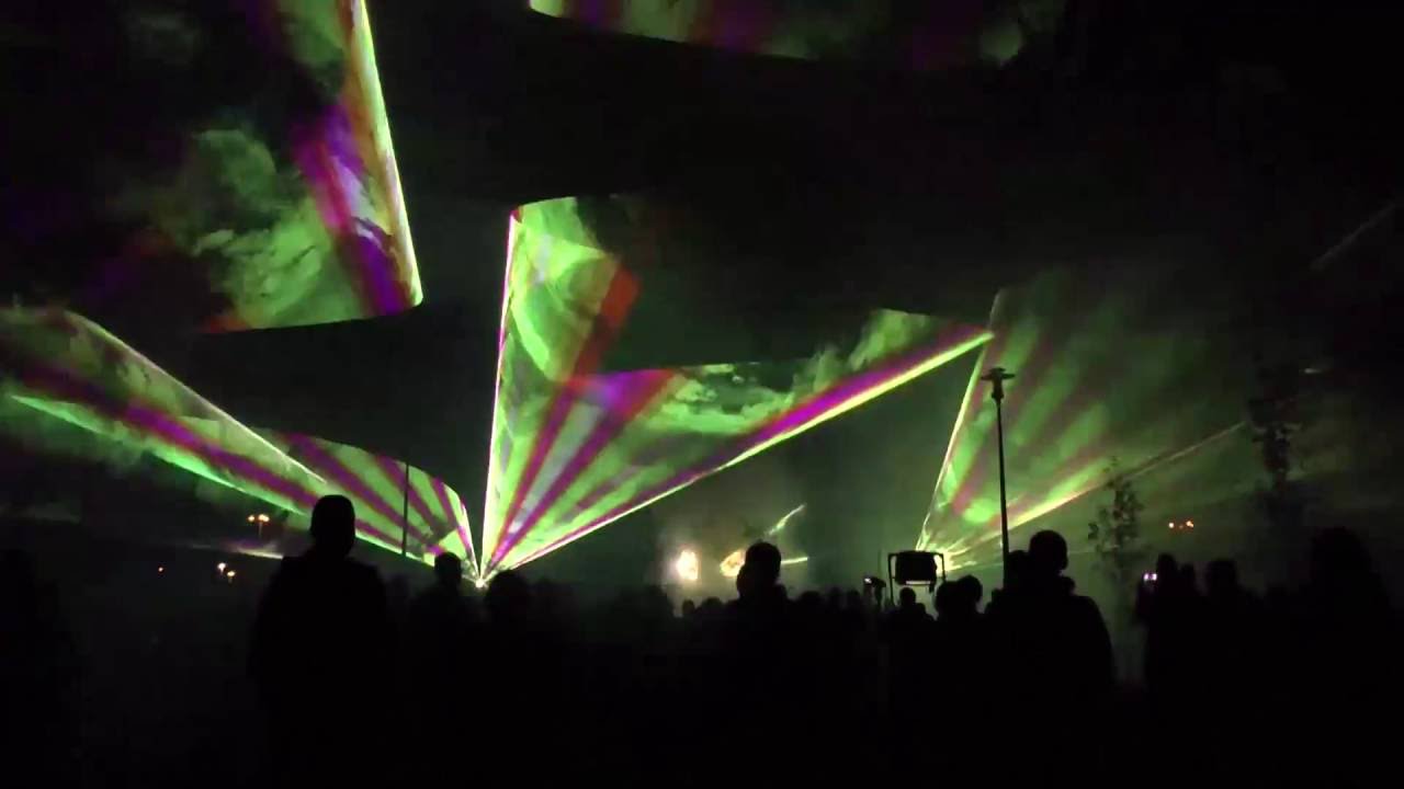 ŚWIATŁO(czuła) historia Torunia | Pokaz laserowy