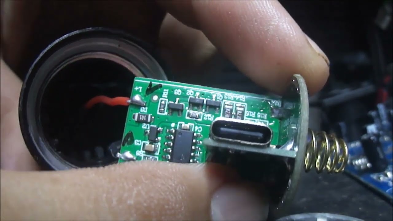 Defeito e QUASE conserto Lanterna Tática B-MAX P 90. Orçamento?