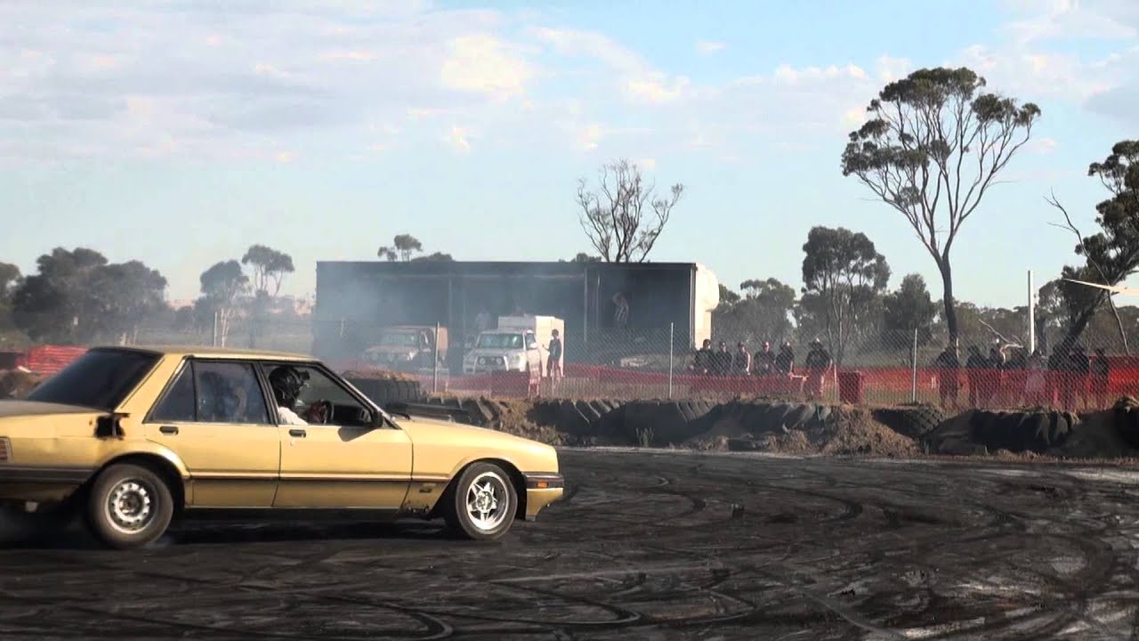 Wagin Burnouts 2012 - XF 6 Cylinder Falcon # 3