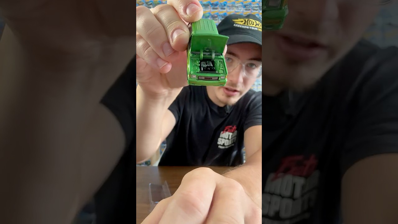 Что такое литые машинки Johnny Lightning? И чем они отличаются от Hotwheels? 