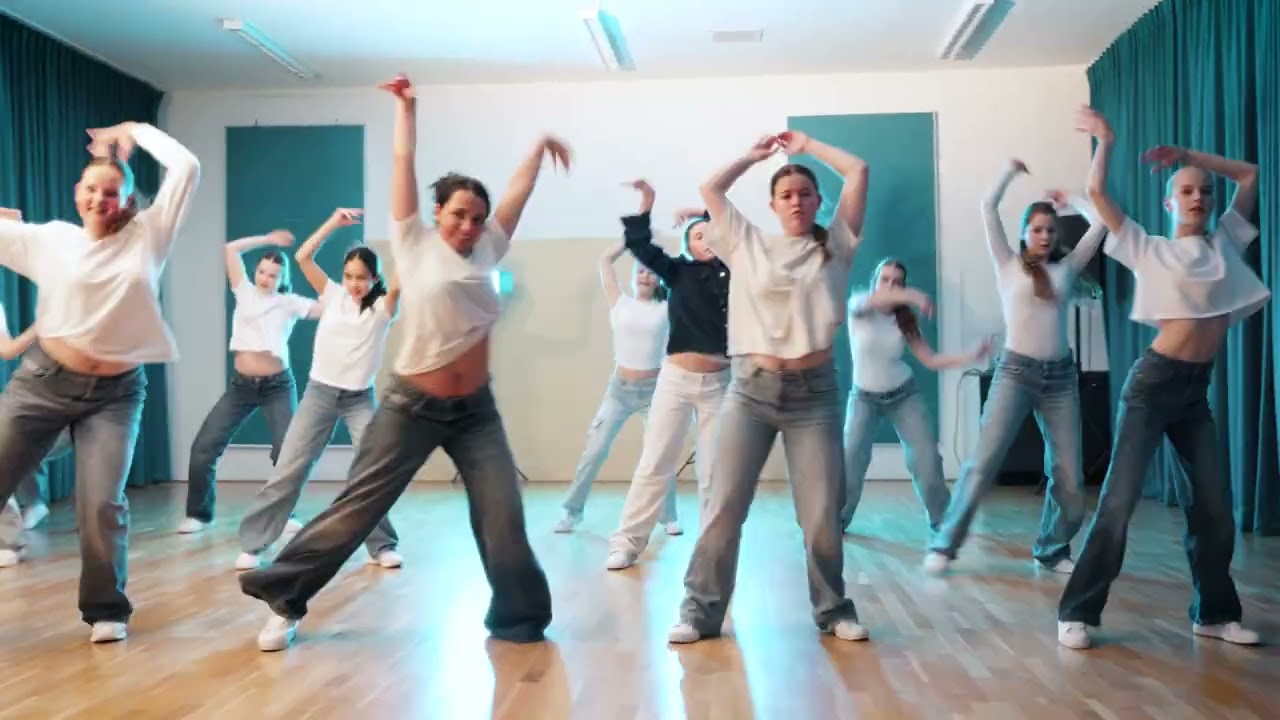 Urban dance crew (junior)