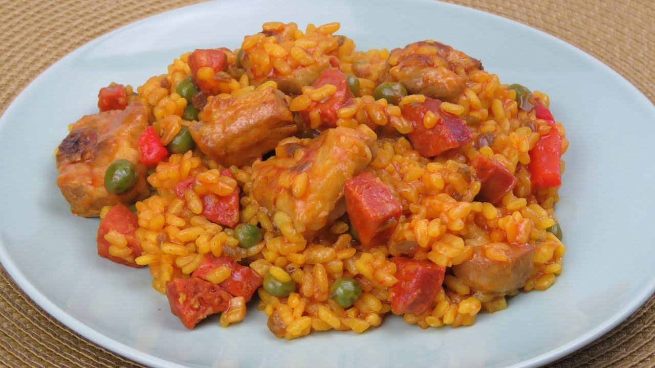 ARROZ CON CHORIZO Y COSTILLA