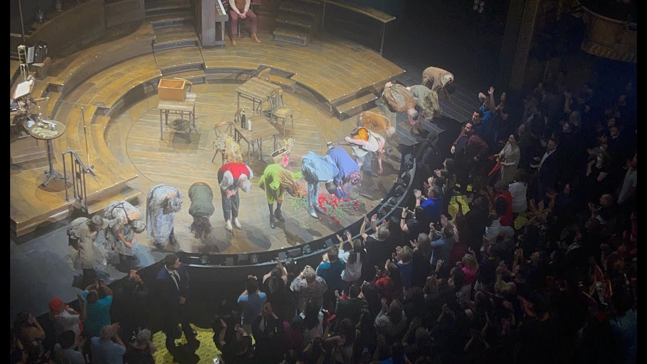 Eva Noblezada's final bows & cast speeches at Hadestown, Aug 13 2023