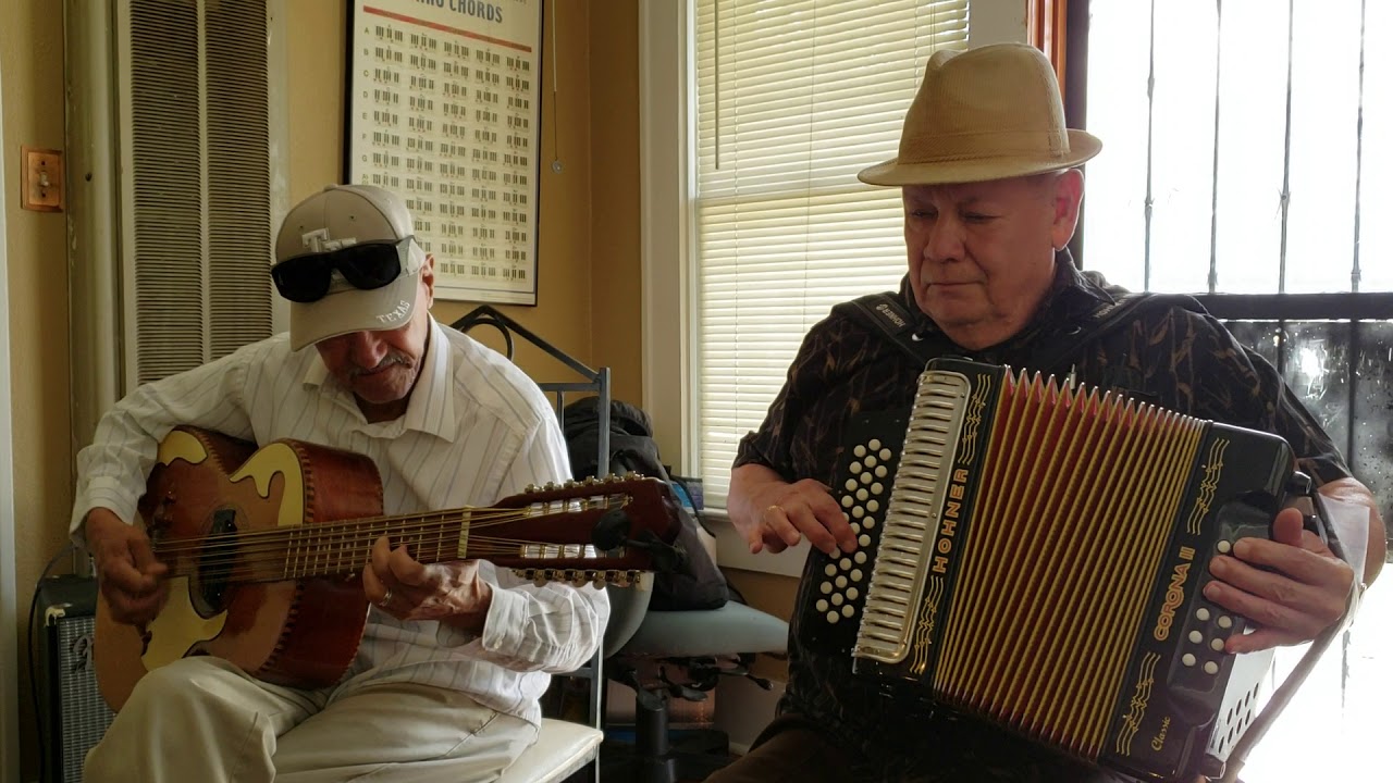 Felipe Perez y Rabbit Sanchez 