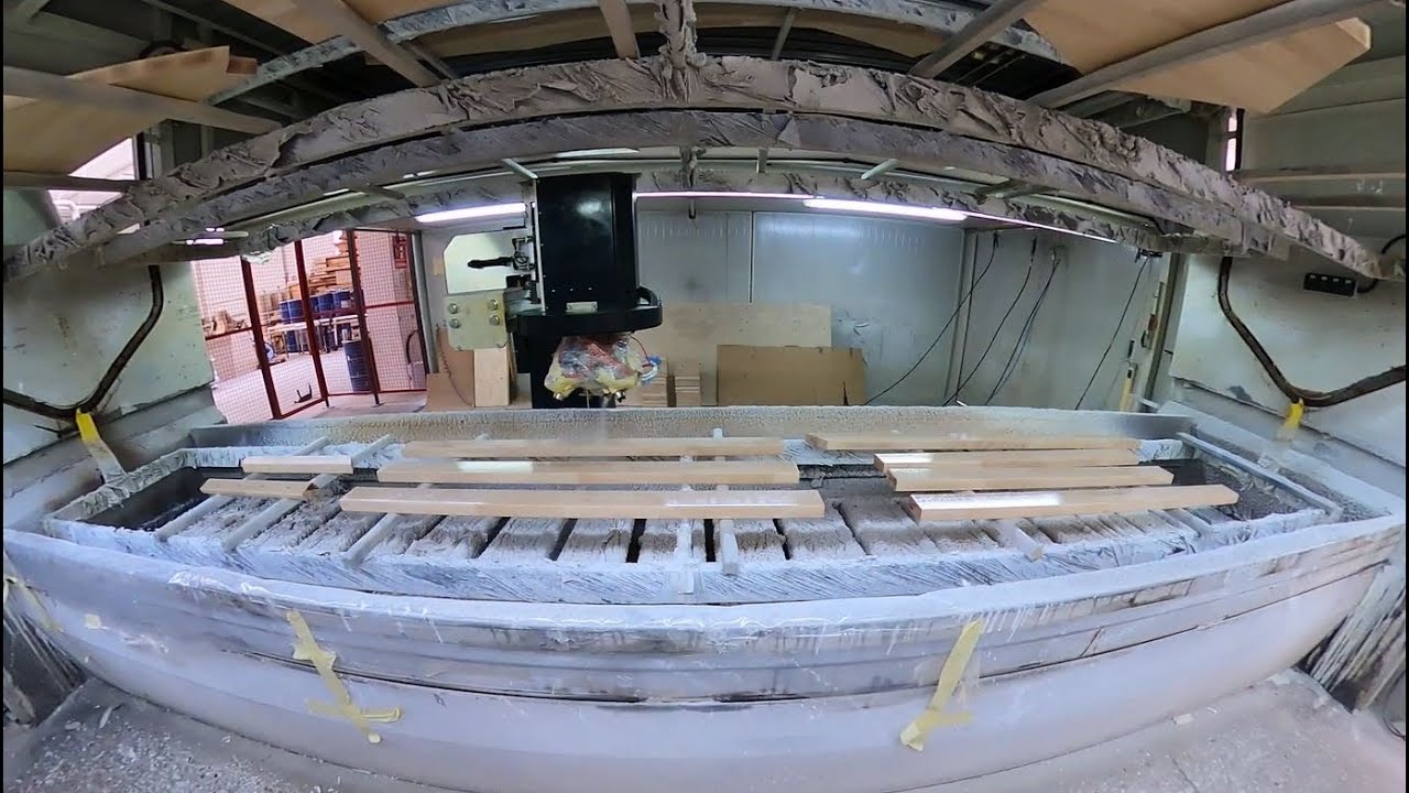 VIDALI FINISHING: CARTESIAN SPRAY ROBOT CENTURION_I FOR PANELS, KITCHEN FRONTS, DOORS & MOULDINGS