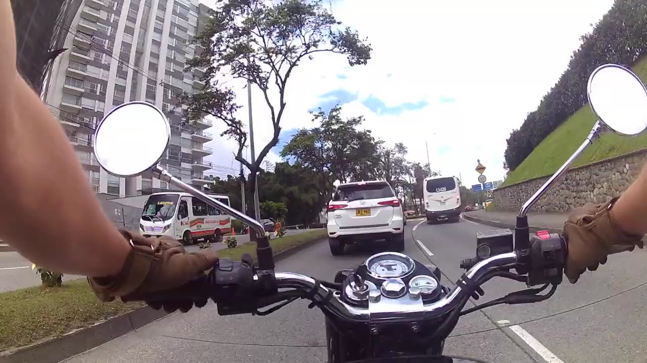 Royal Enfield Classic 500 (Just Ride & From Afar ♪ :)