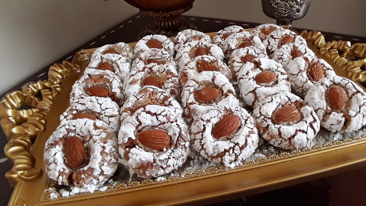 غريبة اللوز  سريعة و  سهلة التحضير . بمذاق لايقاوم