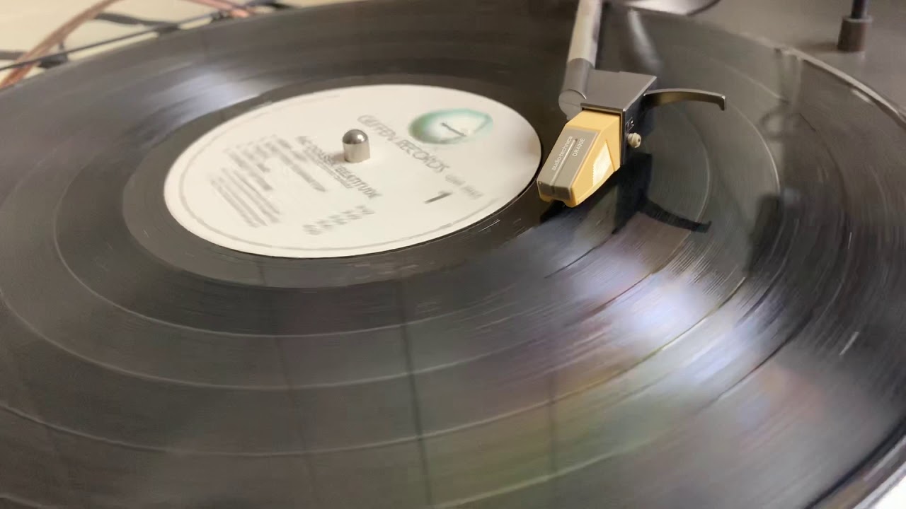 Reviewing a Time Capsule Technics SL-QD33 turntable