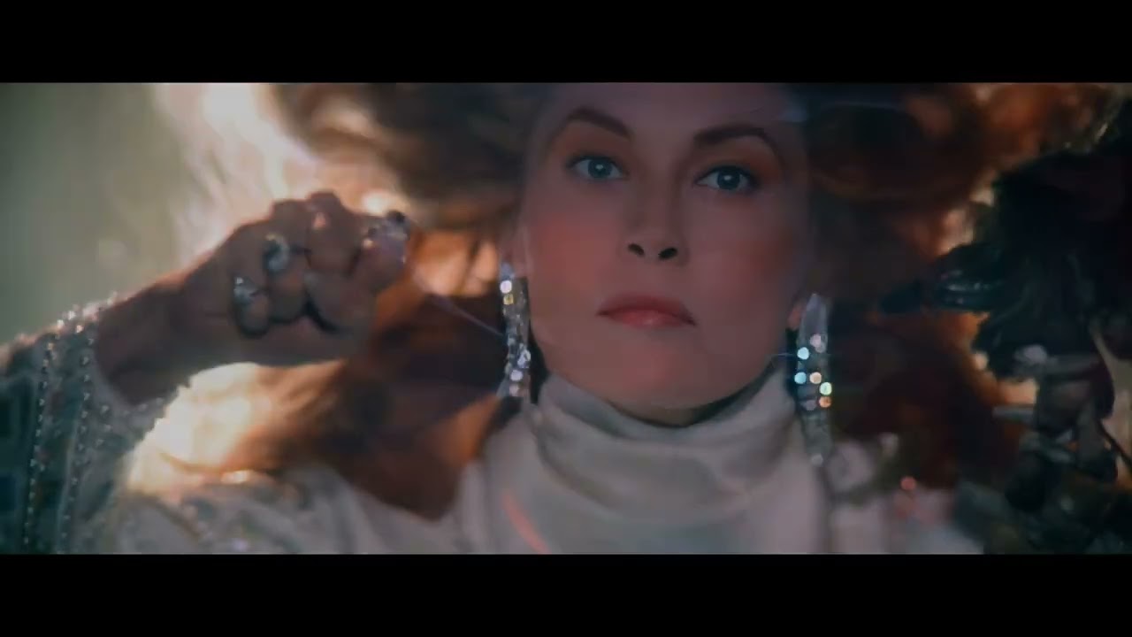 Supergirl confronts Selina in the final battle in the Supergirl movie starring Helen Slater in 4K