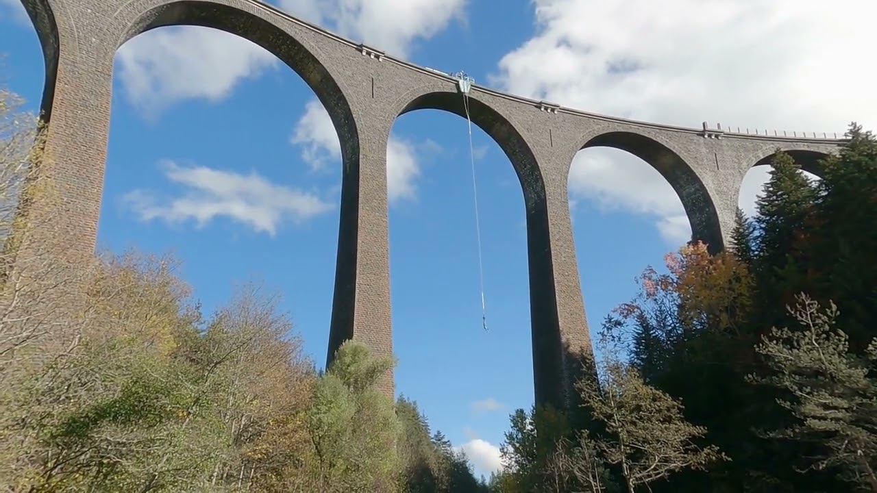 J’ai testé pour vous le saut à l’élastique et les tyroliennes du Monastier-sur-Gazeille