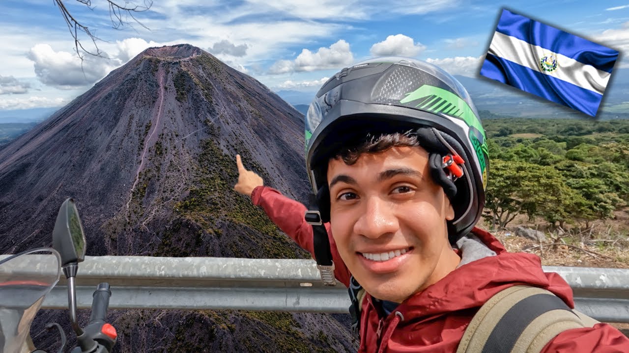 Me PERDÍ en MOTO por El Salvador y terminé subiendo 2 VOLCANES 🇸🇻
