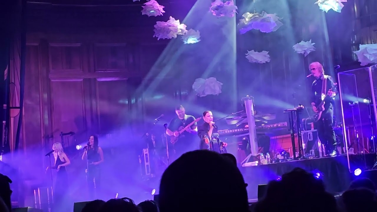 Tina Arena: Melbourne Town Hall: Chains 26/4/2024
