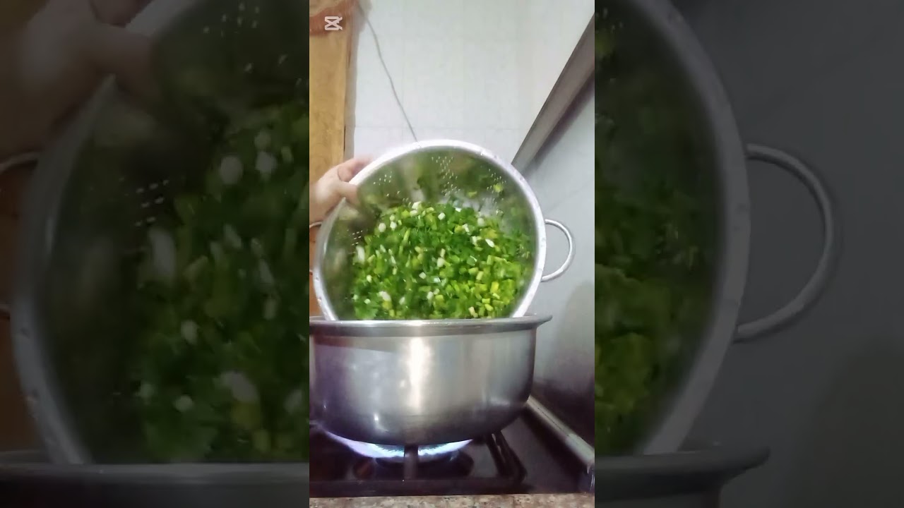 تبولي مع طبخة موميزي جدا اكلي  و لا اطيب 😋👍👍🤍