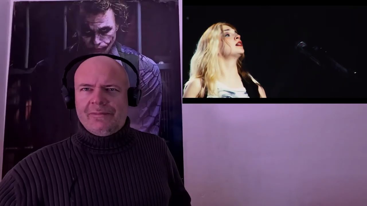 Singer reacts to Mexican Band The Warning - 