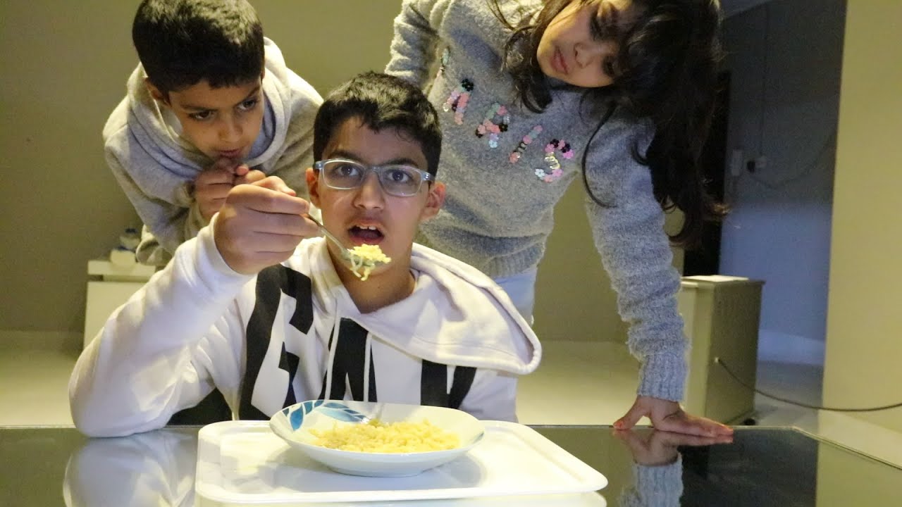 اكلوا الاندومي كلها   !!